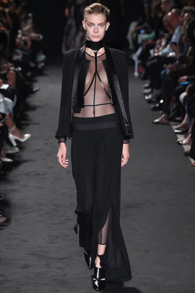 Look 19